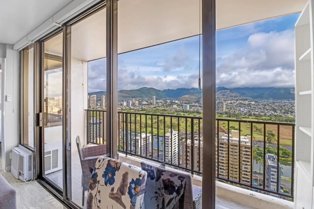 Newly Remodeled - 30Th Floor Suite With Epic Mountain Views Home Honolulu 0*,  United States