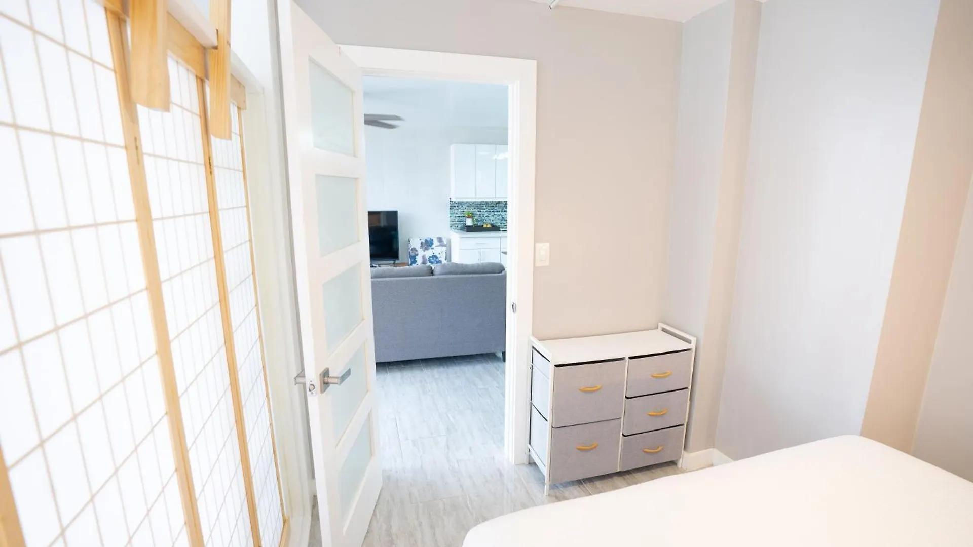 Newly Remodeled - 30Th Floor Suite With Epic Mountain Views Home Honolulu Apartment