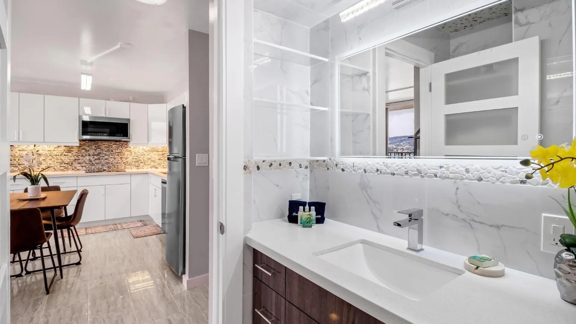 Newly Remodeled - 30Th Floor Suite With Epic Mountain Views Home Honolulu Apartment